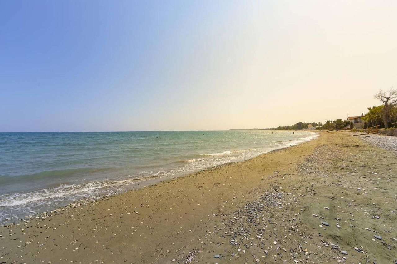 Beachfront Villa Carpe Diem Kiti Екстериор снимка